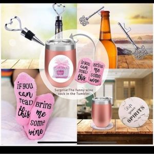 🌸3/$25🌸NIB Fun gift for your wine loving friend.In padded lined pink gift box.